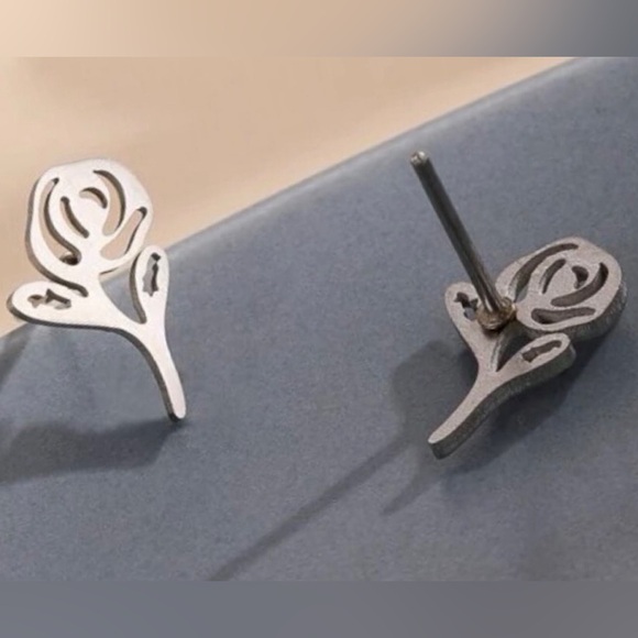 “Beauty Beast” Enchanted Rose Disney Lasercut Cut-Out Outline Floral Silver Stud - Picture 8 of 8